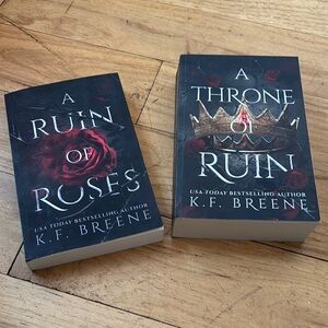 🌶️Set of A Ruin of Roses and A Throne of Ruin Books🌶️ spicy!